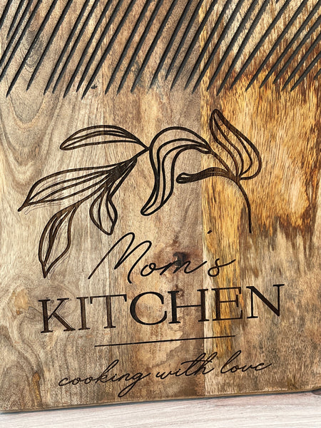 Mom's Kitchen, Engraved Cutting Board, Wood Cutting Board, Cheese Board, Serving Board, Gift From Family, Gift For Mom, Gift From Kids